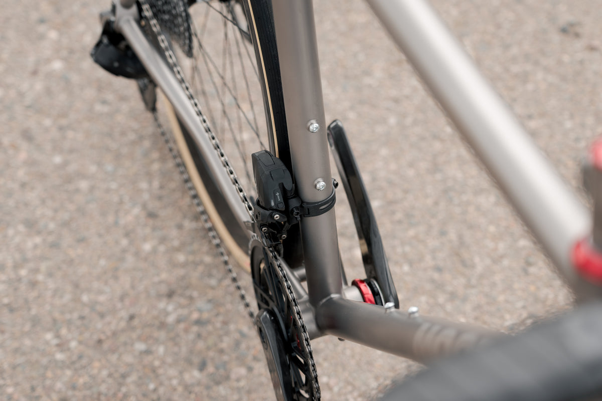 THREADED BOTTOM BRACKET