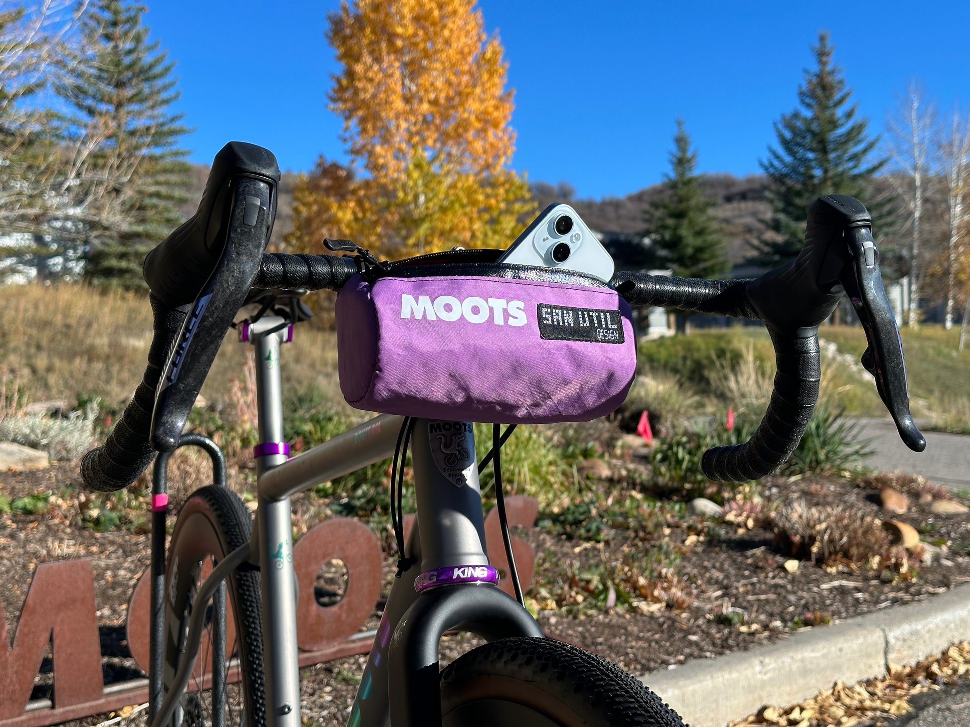 handlebar bag for gravel bike San Util + Moots Burrito Handlebar Bag