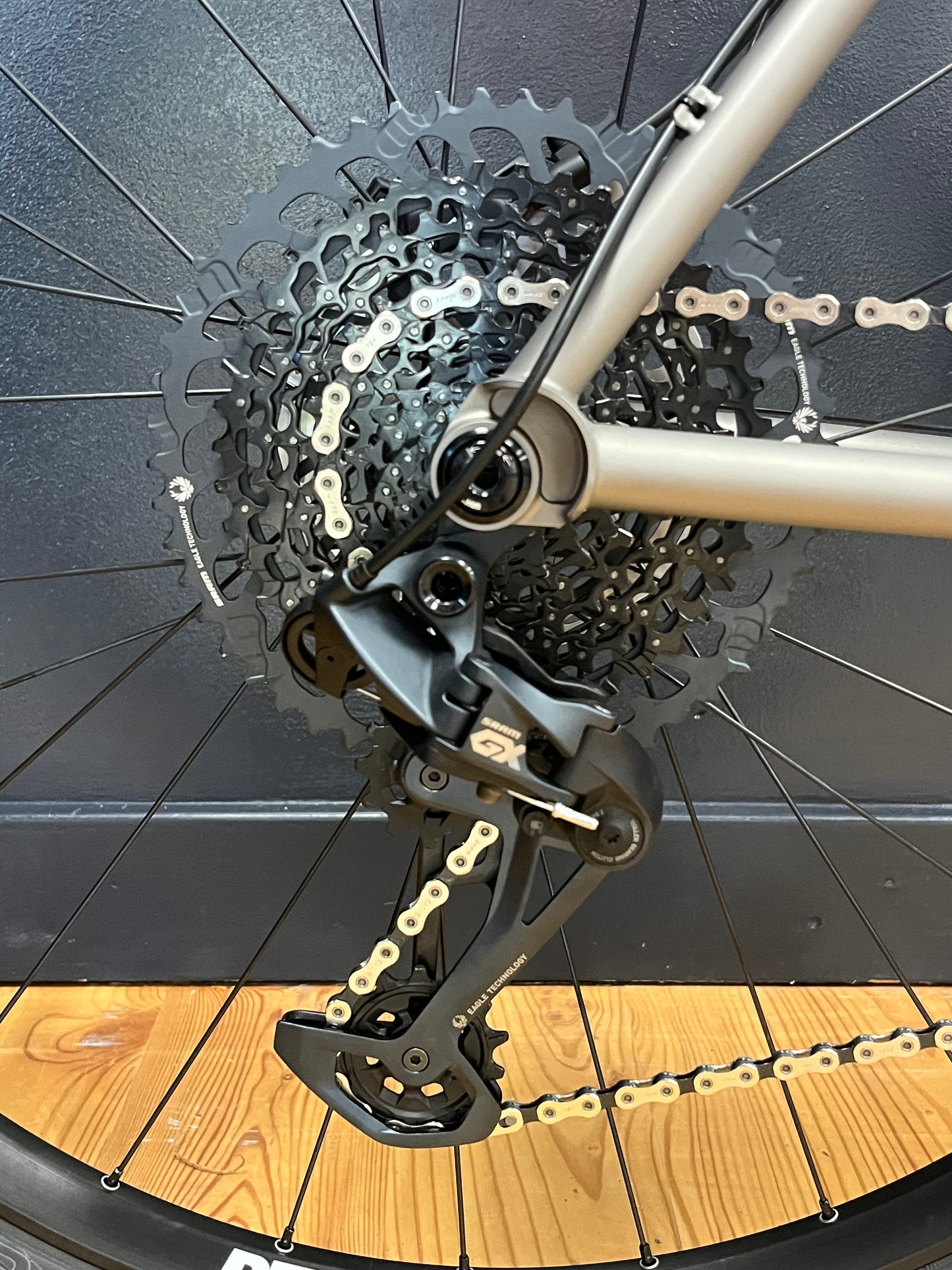 MOUNTAINEER | SIZE MEDIUM | SRAM GX MECHANICAL