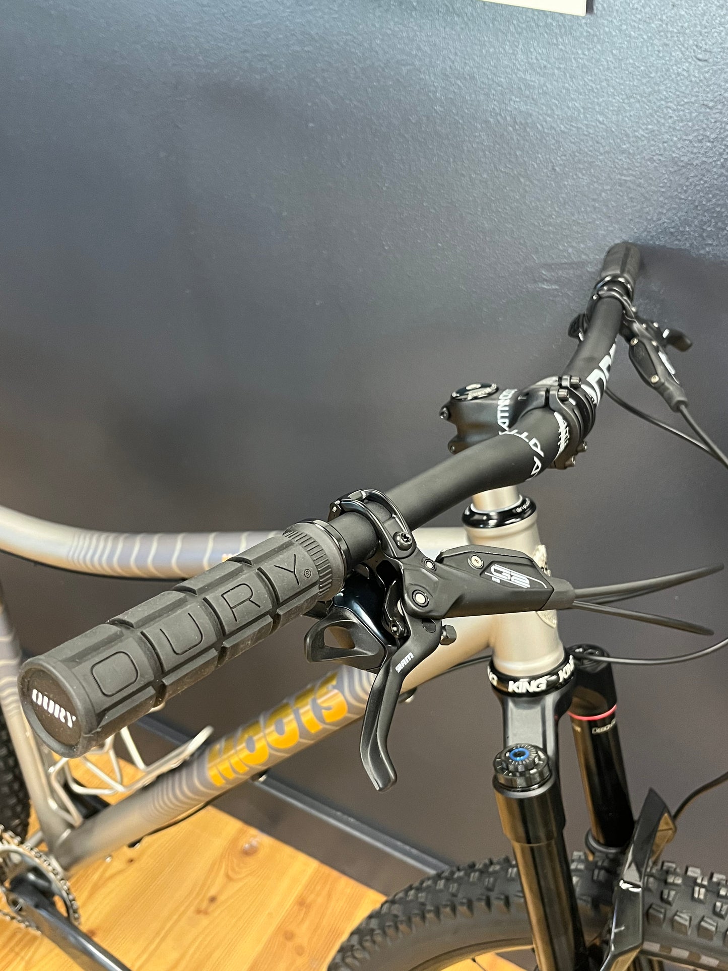 MOUNTAINEER | SIZE MEDIUM | SRAM GX MECHANICAL