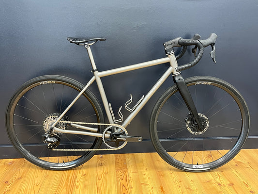ROUTT CRD | SIZE 50 | SRAM FORCE XPLR- Brushed