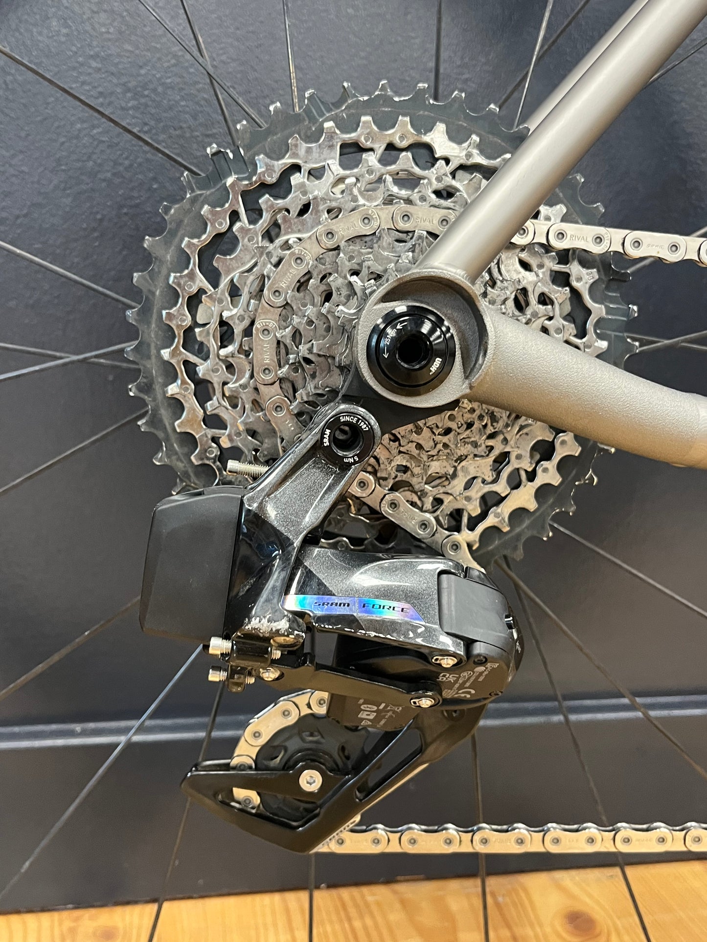 ROUTT CRD | SIZE 52 | SRAM FORCE XPLR- Brushed