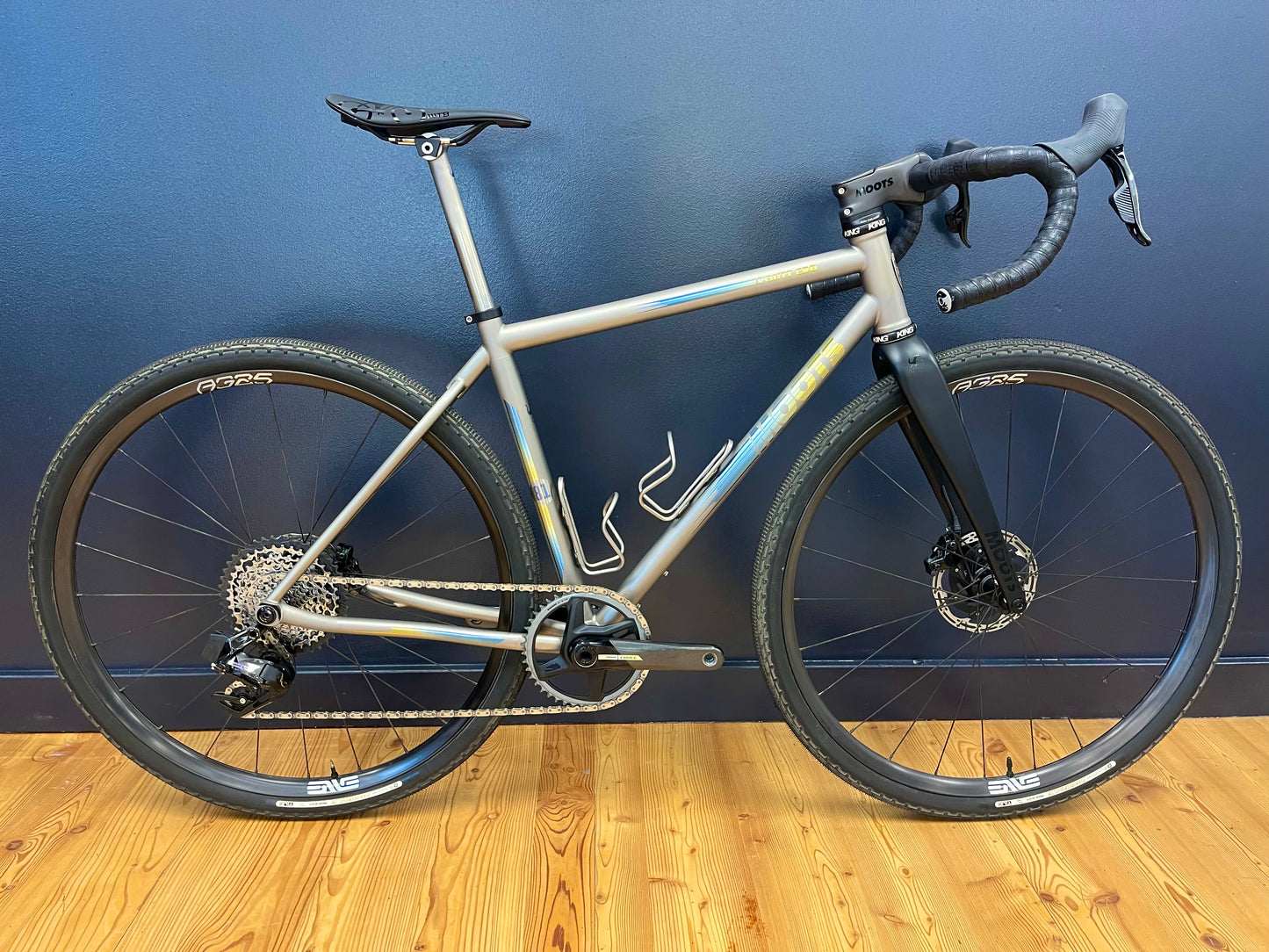 ROUTT CRD | SIZE 52 | SRAM FORCE XPLR- Apex