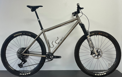 WOMBLE | SIZE LARGE | SRAM XO Transmission | Demo