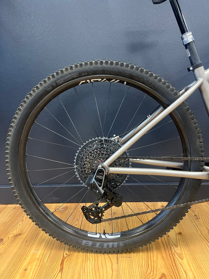 WOMBLE | SIZE SMALL| SRAM XO Transmission | Demo