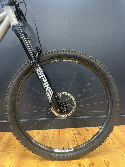 WOMBLE | SIZE SMALL| SRAM XO Transmission | Demo