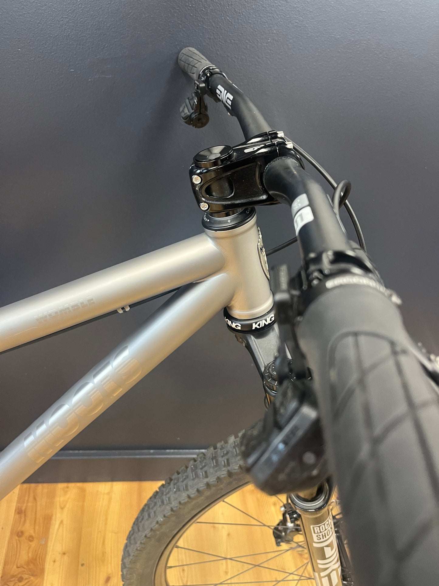 WOMBLE | SIZE SMALL| SRAM XO Transmission | Demo