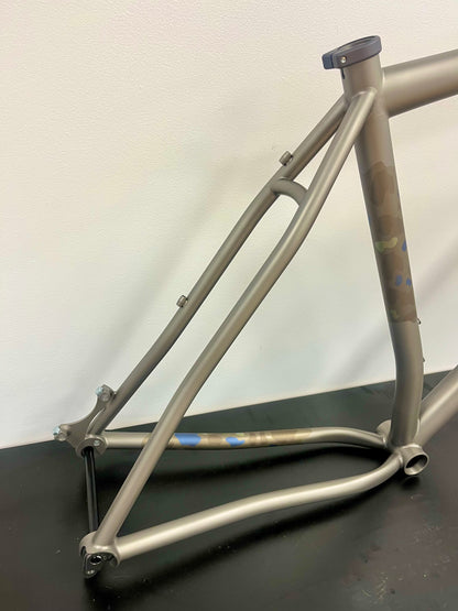 WOMBLE | FRAME ONLY | XLARGE | Hunter