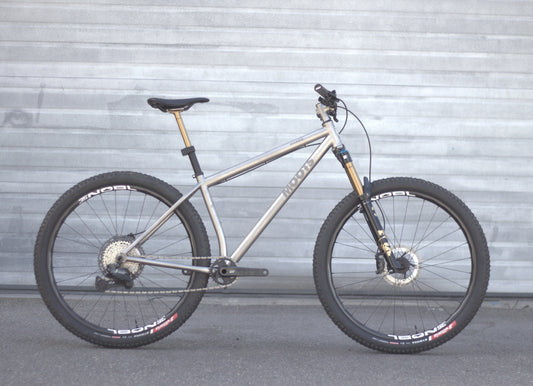 WOMBLE | SIZE MEDIUM | SHIMANO XT